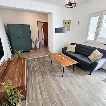 Apartman Renovated, Dalmatian Stone House! Jelsa (Hvar)