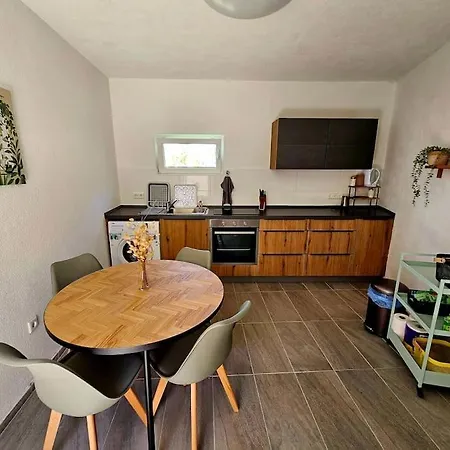 Apartman Renovated, Dalmatian Stone House! Jelsa (Hvar)