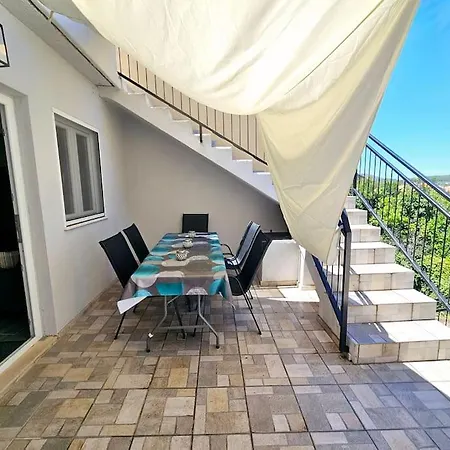 Renovated, Dalmatian Stone House! *