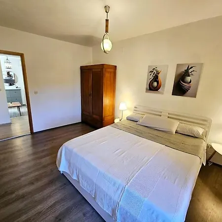 Renovated, Dalmatian Stone House! * Jelsa (Hvar)
