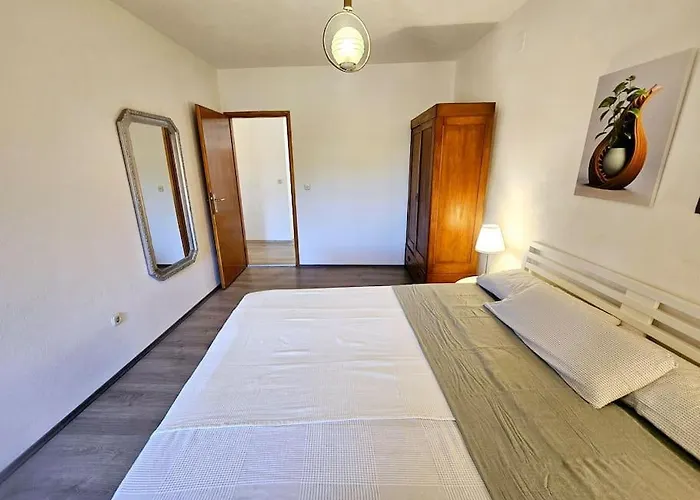 Renovated, Dalmatian Stone House! * Jelsa (Hvar)