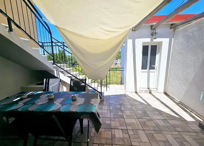 Renovated, Dalmatian Stone House! Apartman *