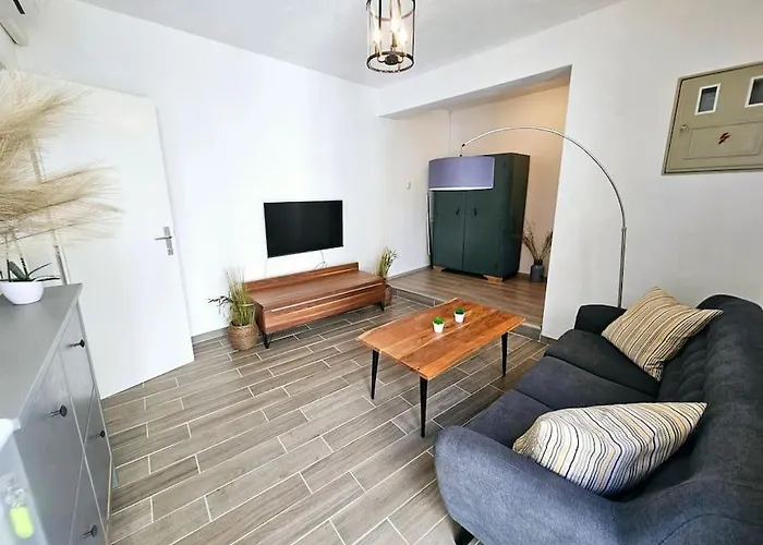 Renovated, Dalmatian Stone House! Apartman