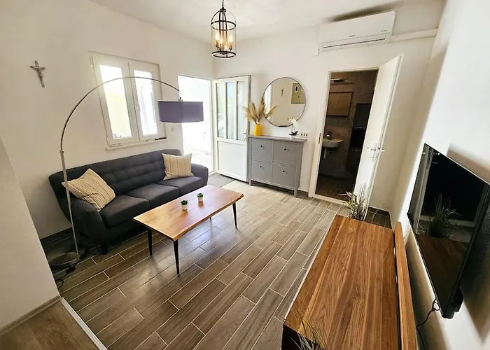 Renovated, Dalmatian Stone House! Apartman Jelsa (Hvar)