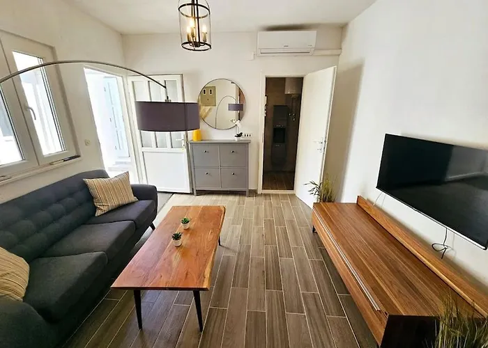 Apartman Renovated, Dalmatian Stone House! Jelsa (Hvar)