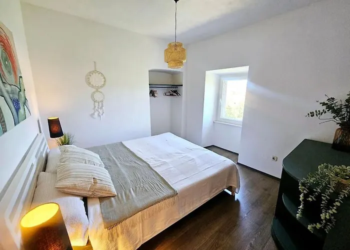 Renovated, Dalmatian Stone House! Apartman