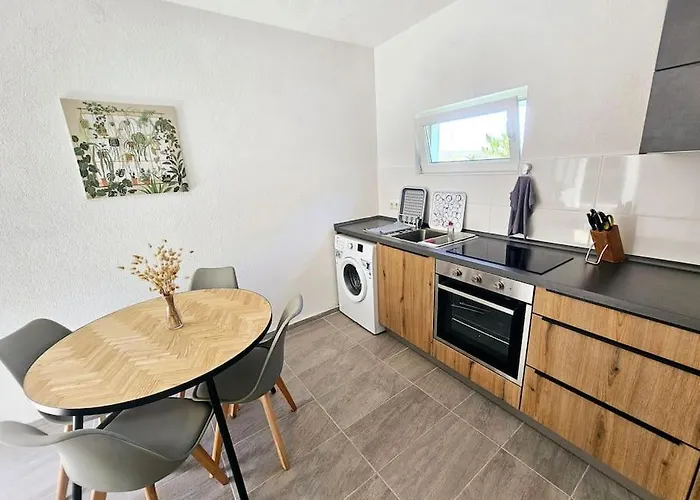 Apartman Renovated, Dalmatian Stone House! Jelsa (Hvar)