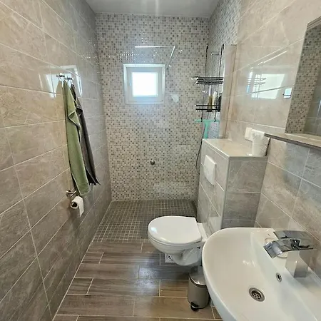 Renovated, Dalmatian Stone House! Apartment Jelsa (Hvar)