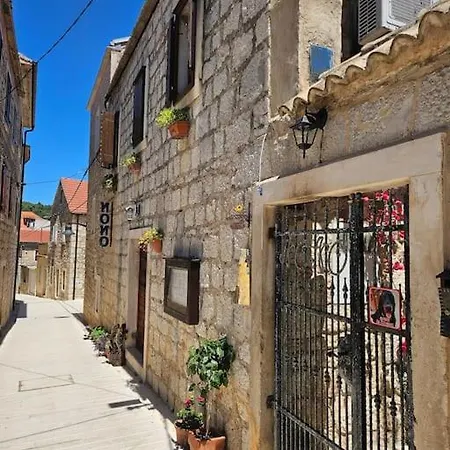 Renovated, Dalmatian Stone House! * Jelsa (Hvar)