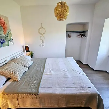 Renovated, Dalmatian Stone House! Apartment *